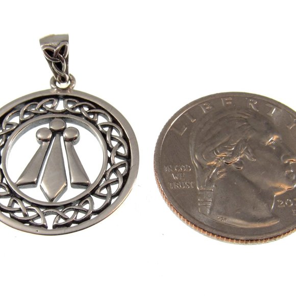 Solid 925 Sterling Silver Awen 3 Rays of Light Pendant with Celtic Knotwork - Picture 2 of 5